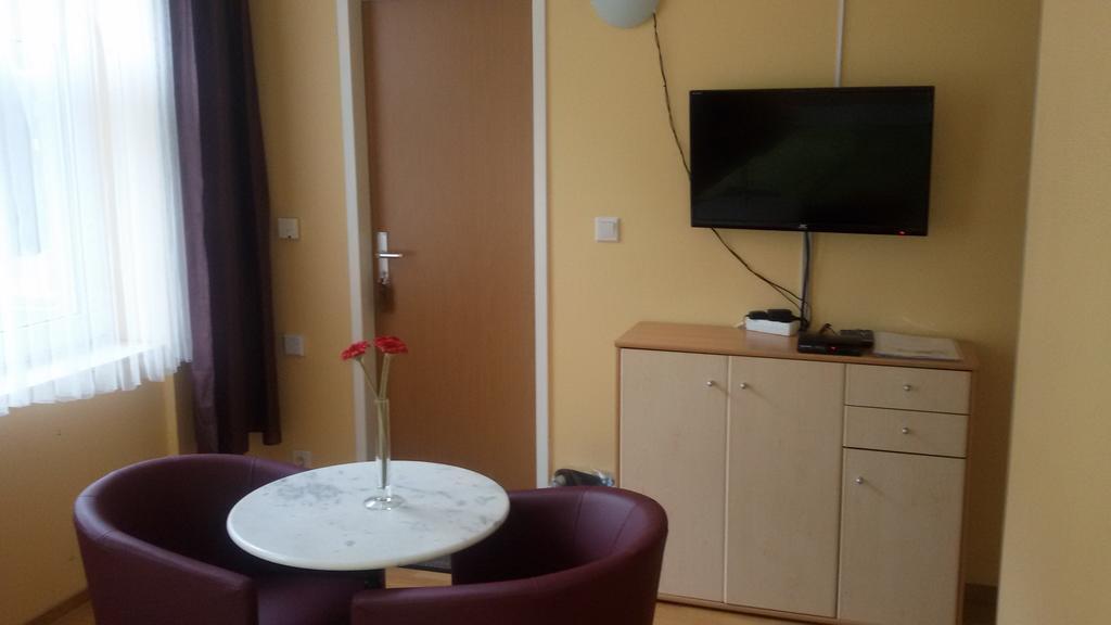 Pension Fuerst Borwin Markgrafenheide Extérieur photo
